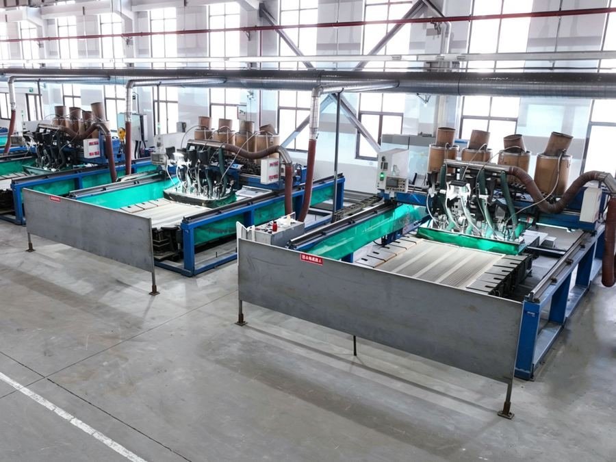 Wear-resistant pipe production equipment